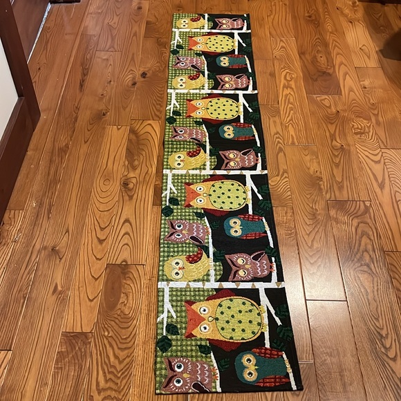 Owl tapestry table runner with 5 different owls sitting on a tree branch - Picture 2 of 13
